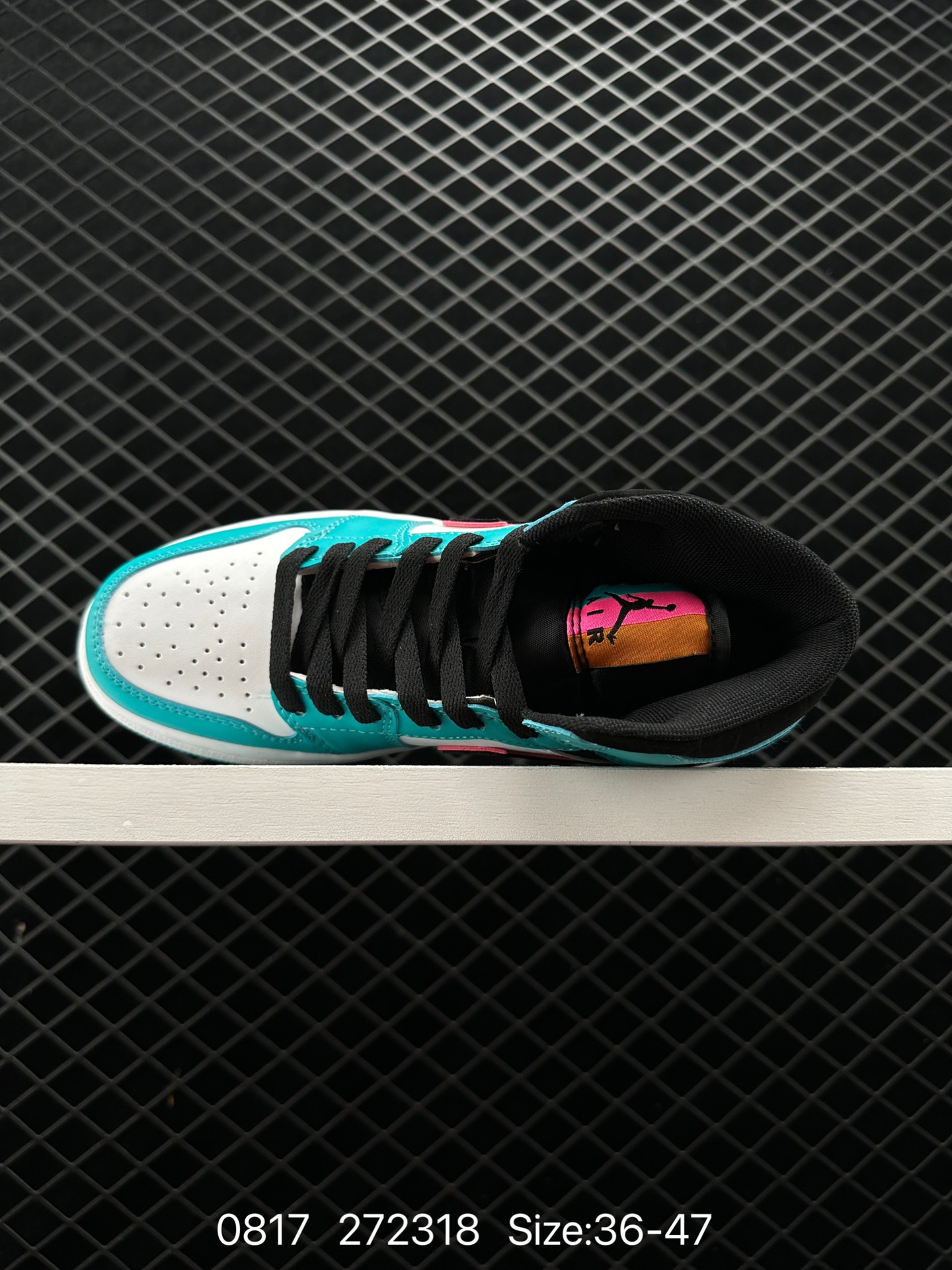 NIKE AIR JORDAN 1 MID AJ1